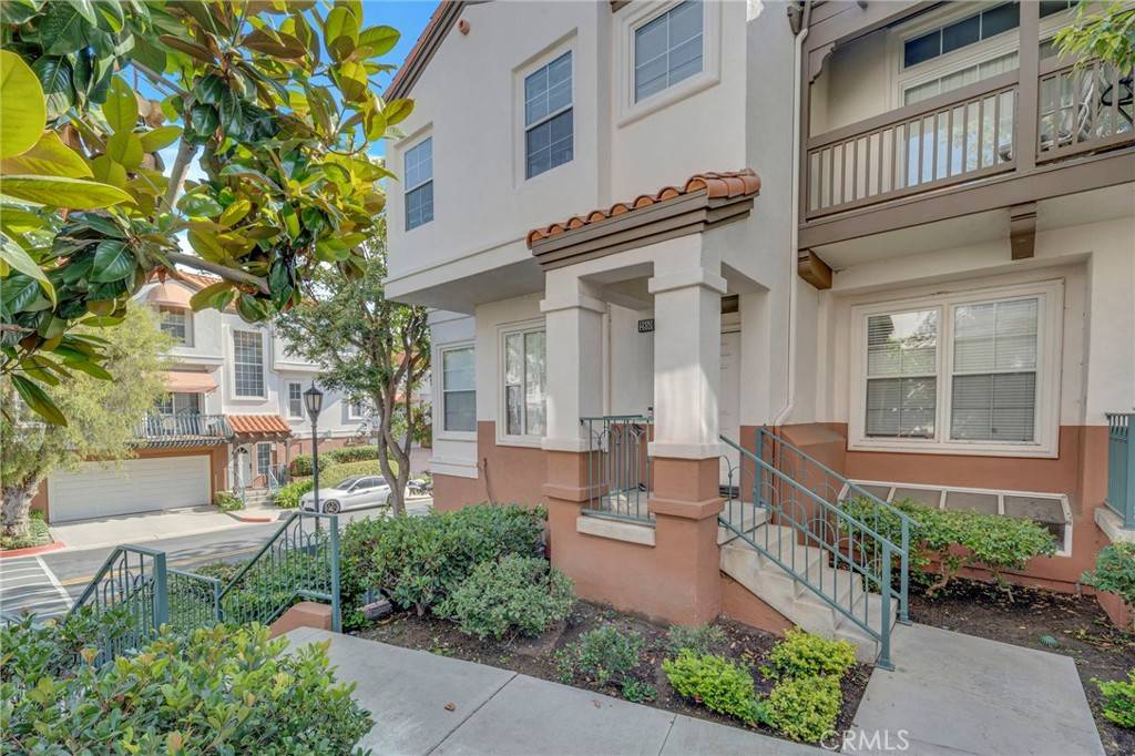 Tustin, CA 92782,2850 Ballesteros LN