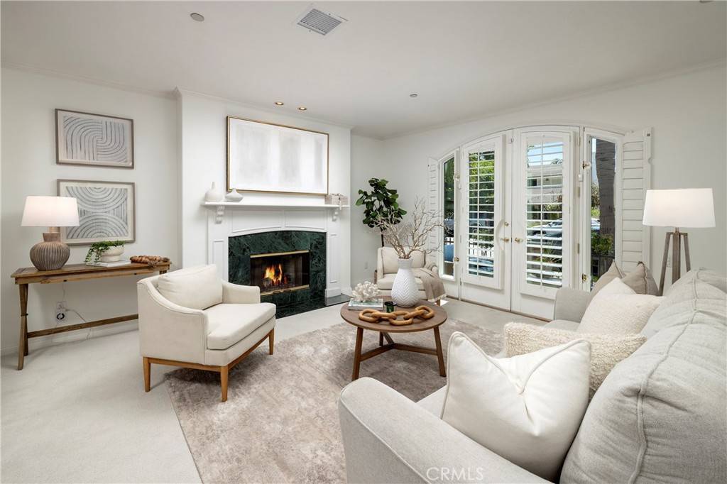Seal Beach, CA 90740,113 5th ST