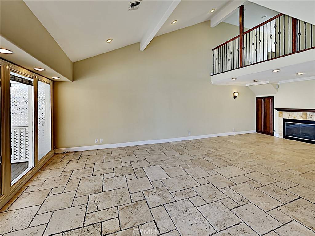 Oxnard, CA 93035,2030 Kingsbridge WAY