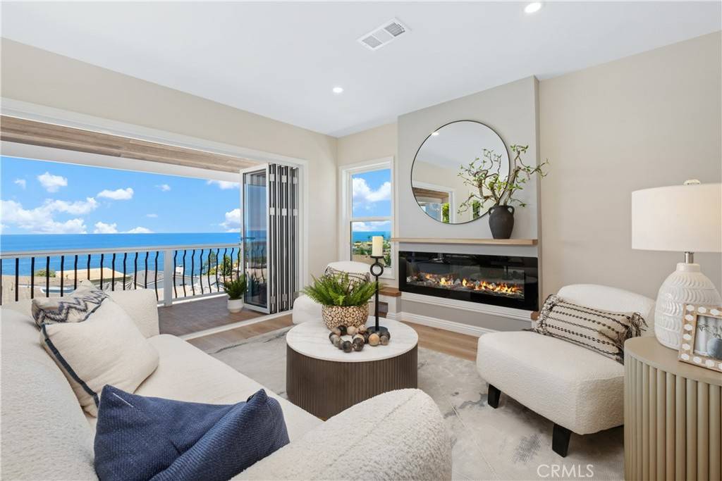 Laguna Beach, CA 92651,2961 Rounsevel