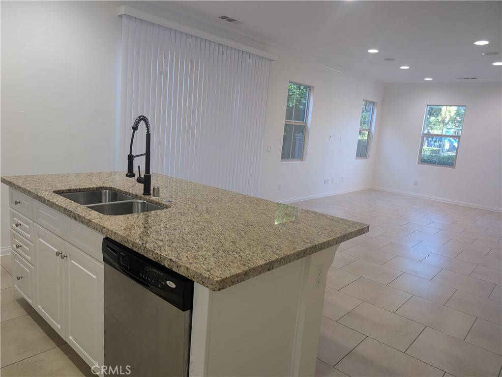 Irvine, CA 92618,45 Latitude