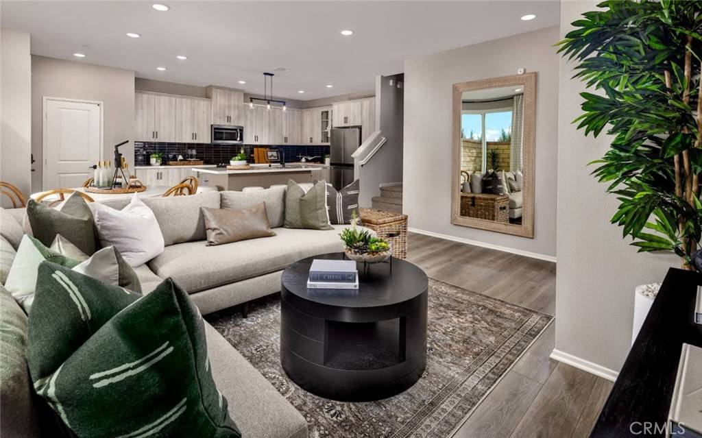 Ontario, CA 91761,4110 S S. SUNFLOWER PASEO #204