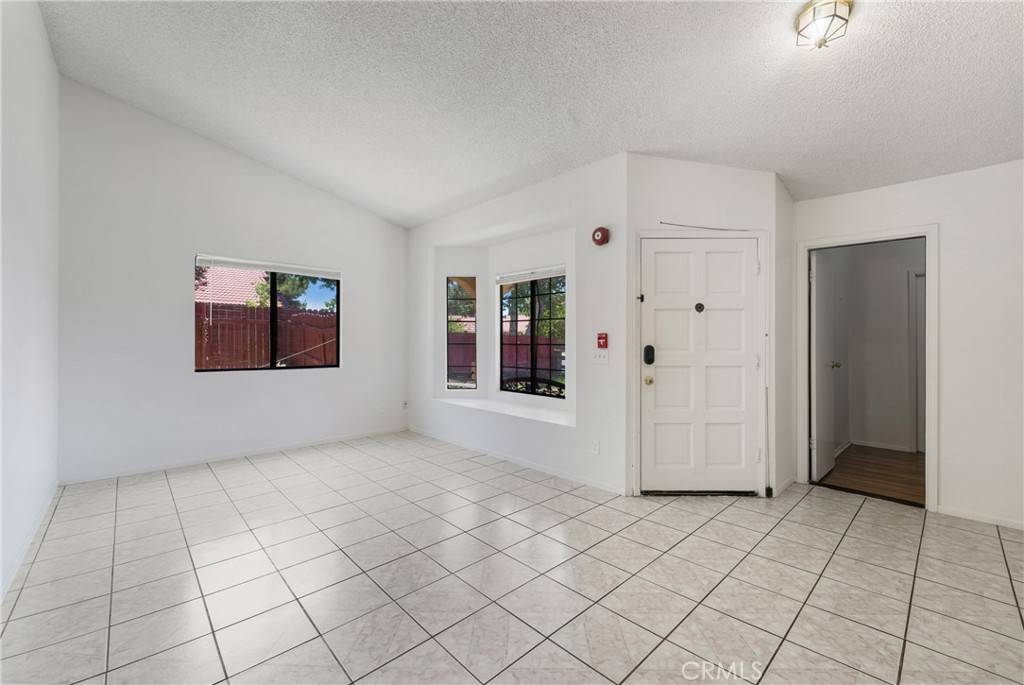 Hemet, CA 92544,41384 Collegian WAY