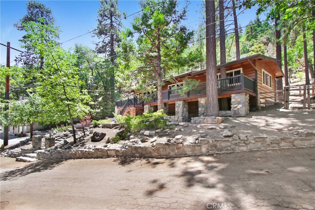 Wrightwood, CA 92397,901 Mocking Bird RD