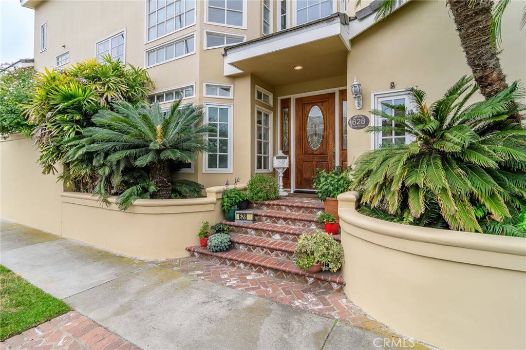 Huntington Beach, CA 92648,628 10th ST