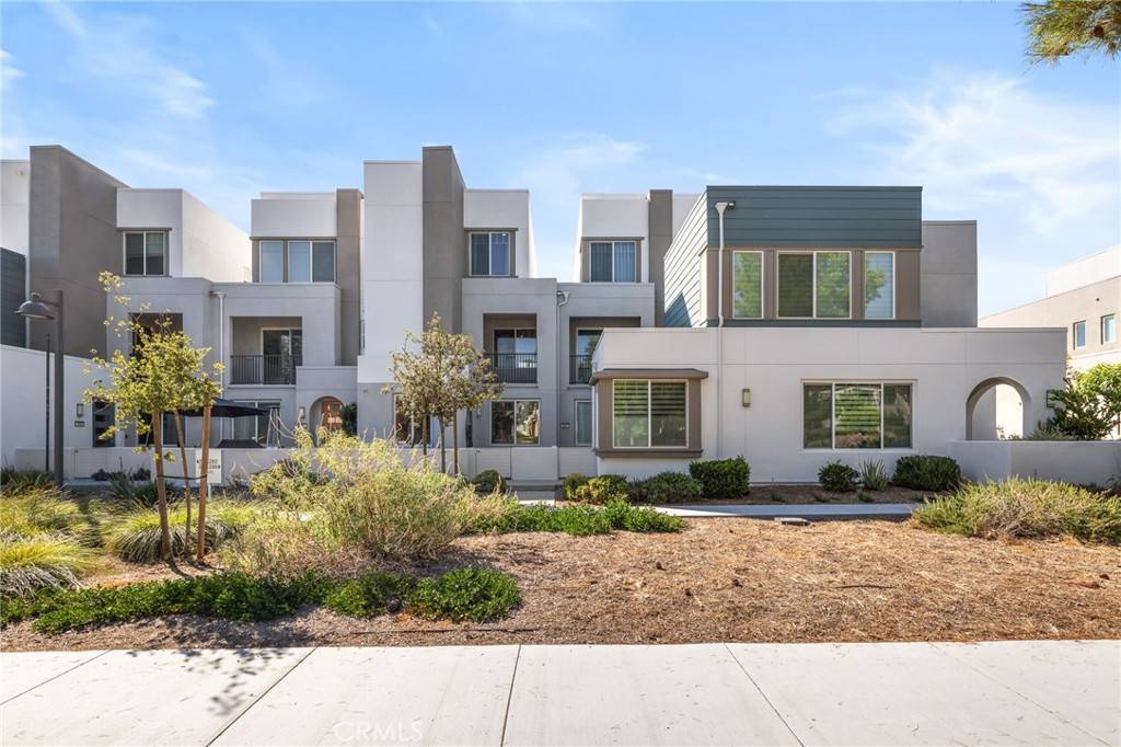 Irvine, CA 92618,284 Novel