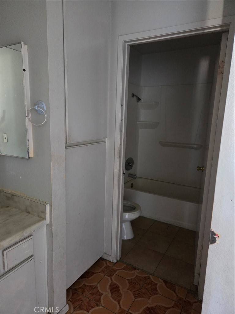 Santa Ana, CA 92703,627 N Bristol ST #34