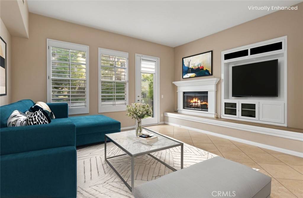 Irvine, CA 92602,63 Rockport