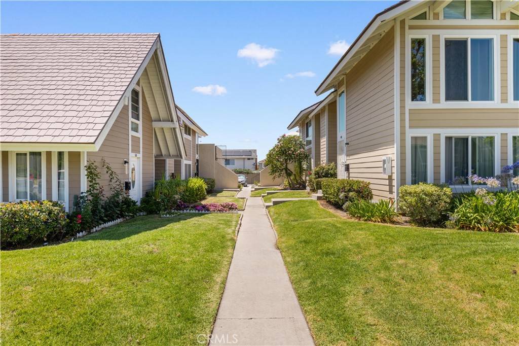 Irvine, CA 92604,54 Kazan ST #27