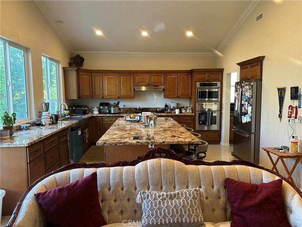 Irvine, CA 92606,3811 Fern