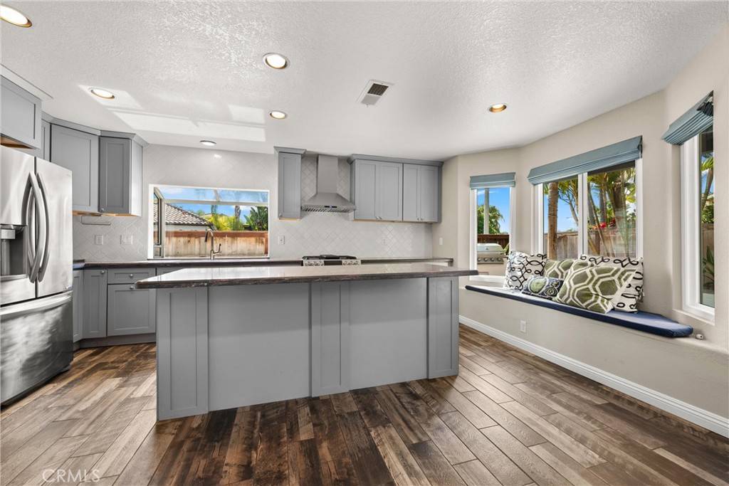 Oceanside, CA 92057,4537 Avenida Privado