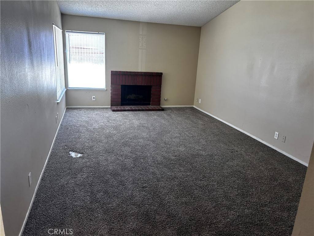 Hemet, CA 92544,25623 White Oak DR