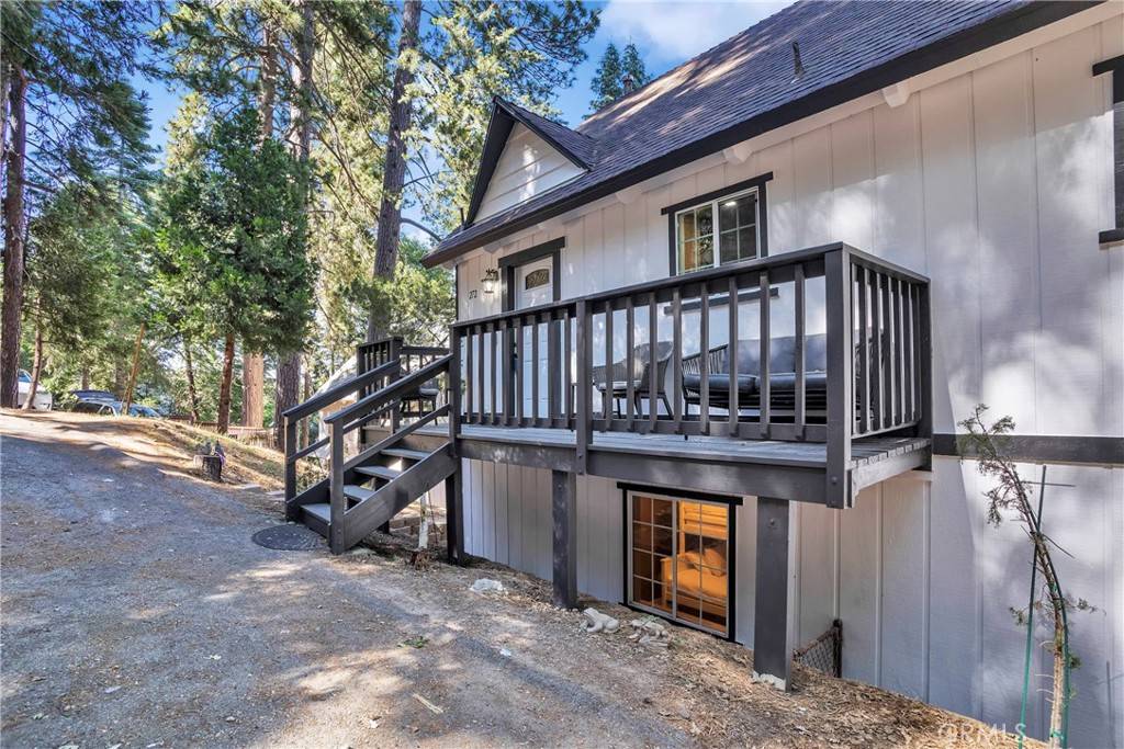 Lake Arrowhead, CA 92352,272 Fairway DR