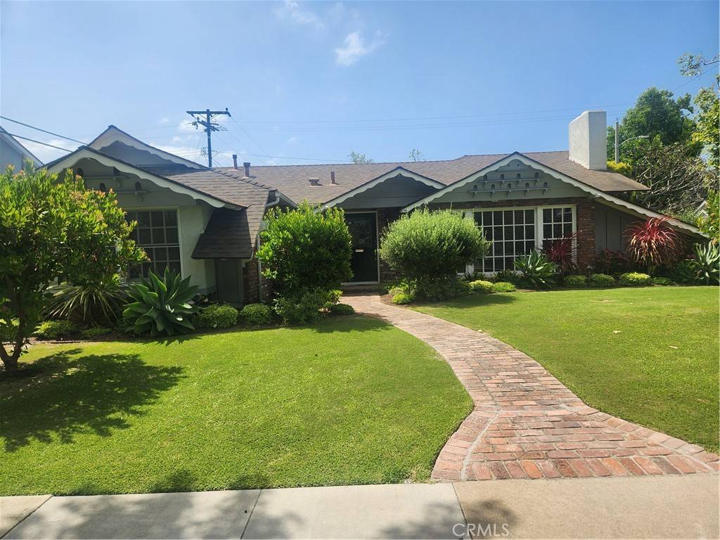 Los Alamitos, CA 90720,3082 Copa De Oro DR