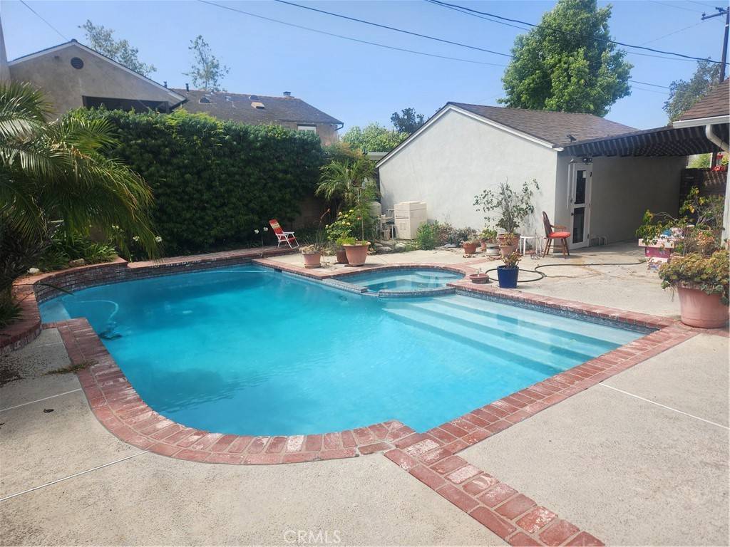 Los Alamitos, CA 90720,3082 Copa De Oro DR