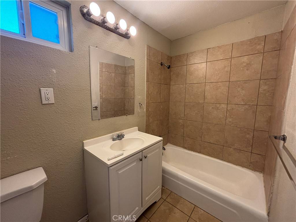 Long Beach, CA 90807,810 E Silva ST