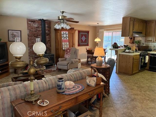 Running Springs, CA 92382,32079 Fern DR