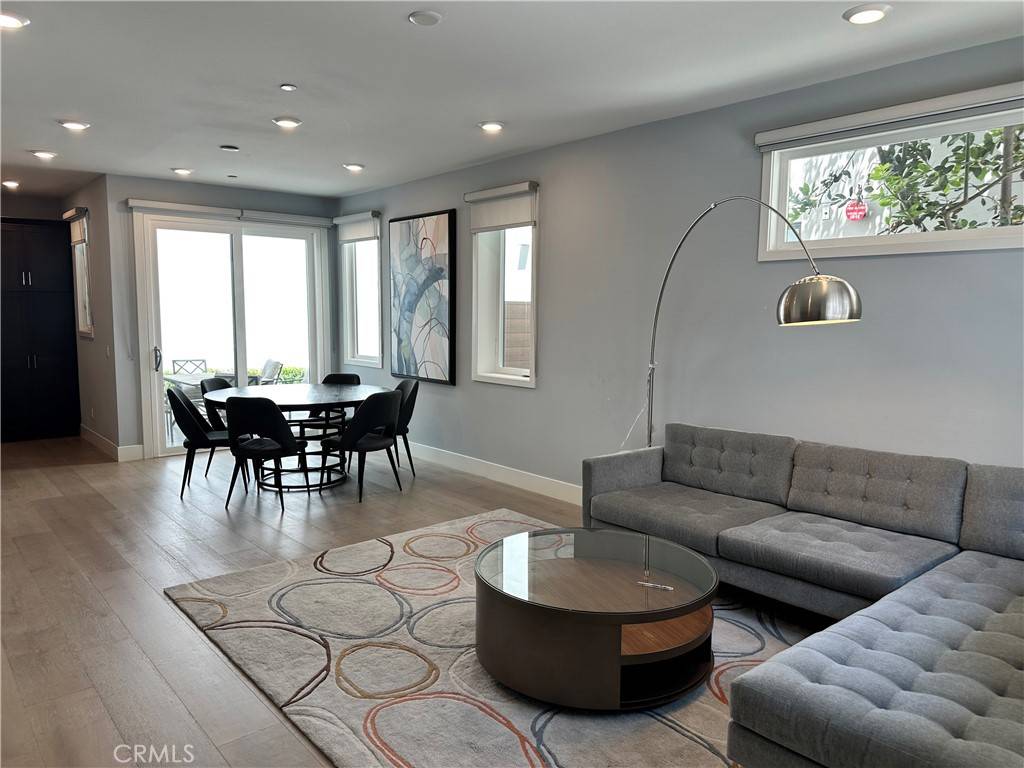 Tustin, CA 92782,80 Ballast