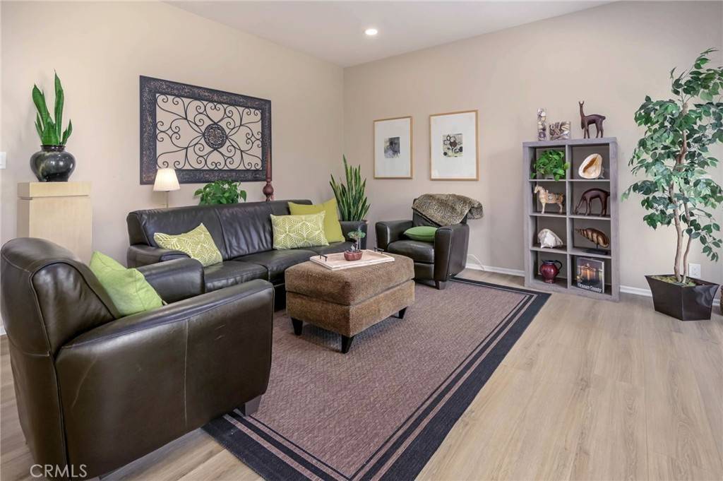 Irvine, CA 92604,23 Tanglewood DR