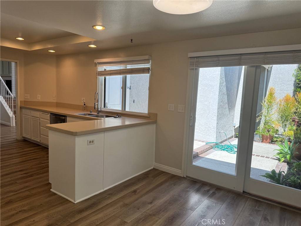 Irvine, CA 92612,5 Valley #49