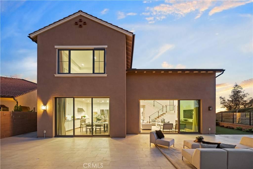 Irvine, CA 92602,101 Lustro