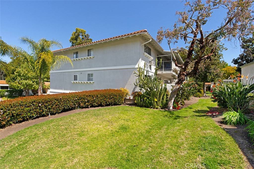 Laguna Woods, CA 92637,680 Via Alhambra #D