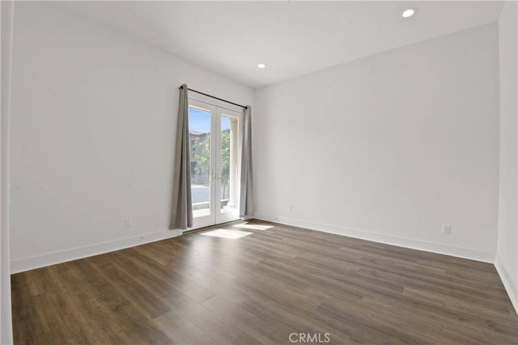 Irvine, CA 92618,54 Owl LN