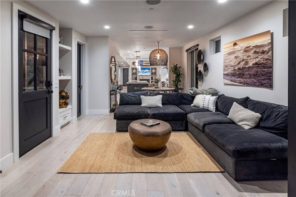 Huntington Beach, CA 92648,613 13th ST
