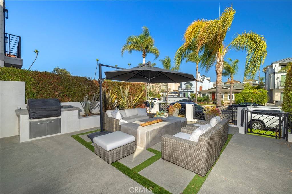 Huntington Beach, CA 92648,613 13th ST