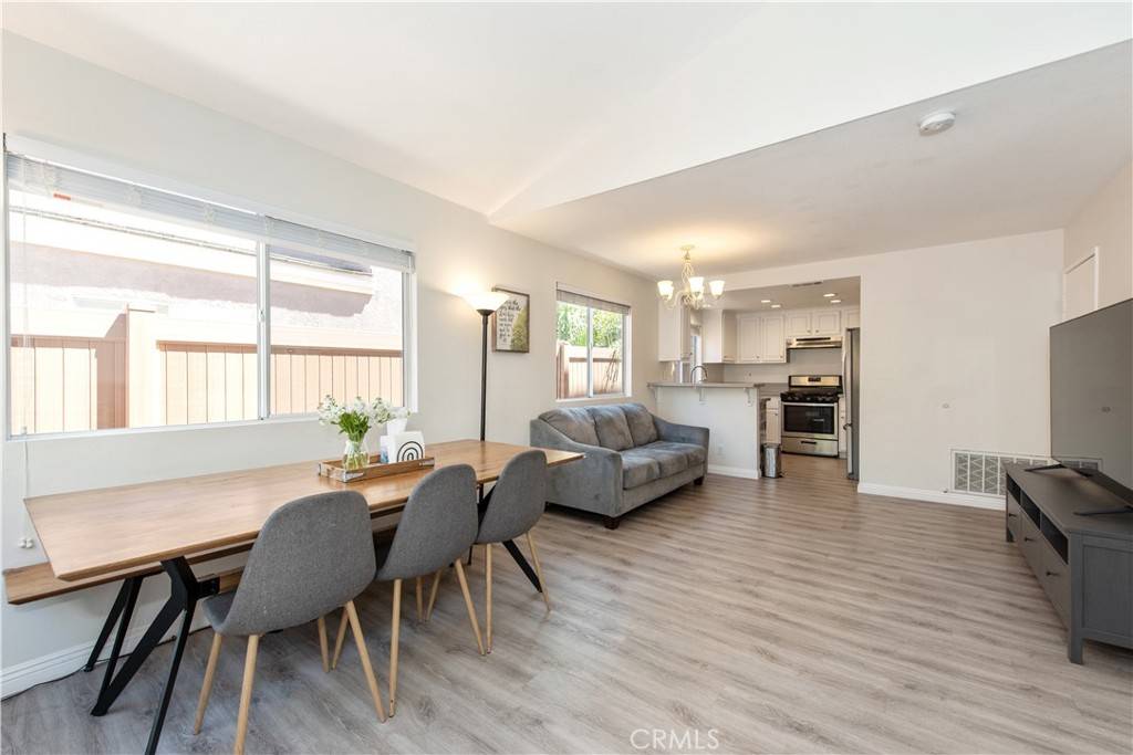 Lake Forest, CA 92610,18 Rue Brittany