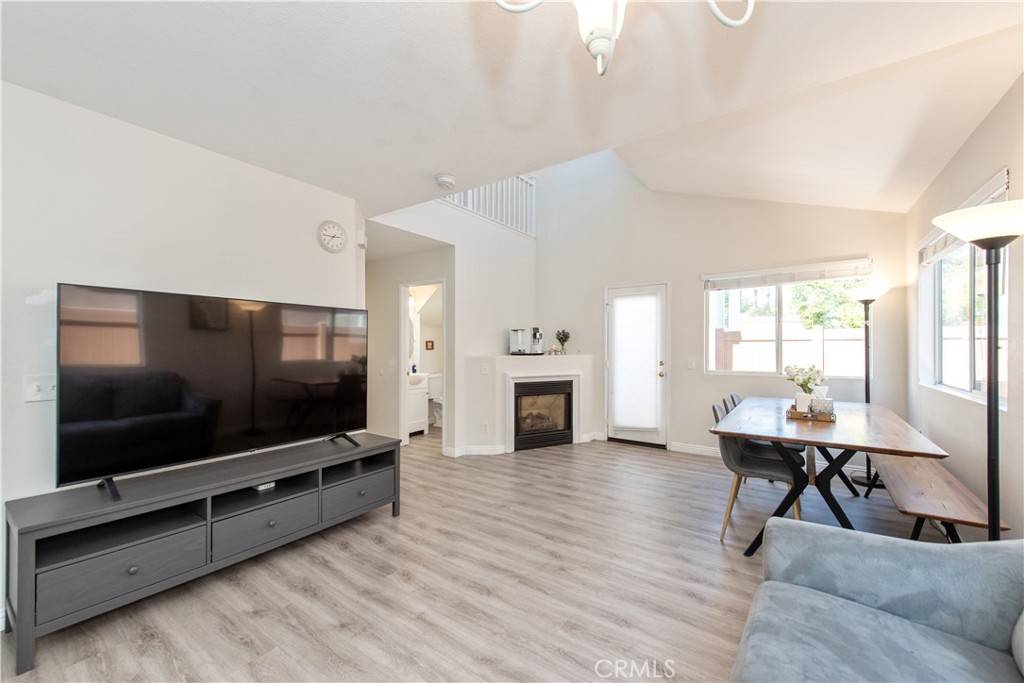 Lake Forest, CA 92610,18 Rue Brittany