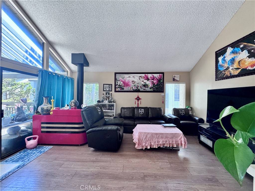 Santa Ana, CA 92704,2532 W Macarthur BLVD #B
