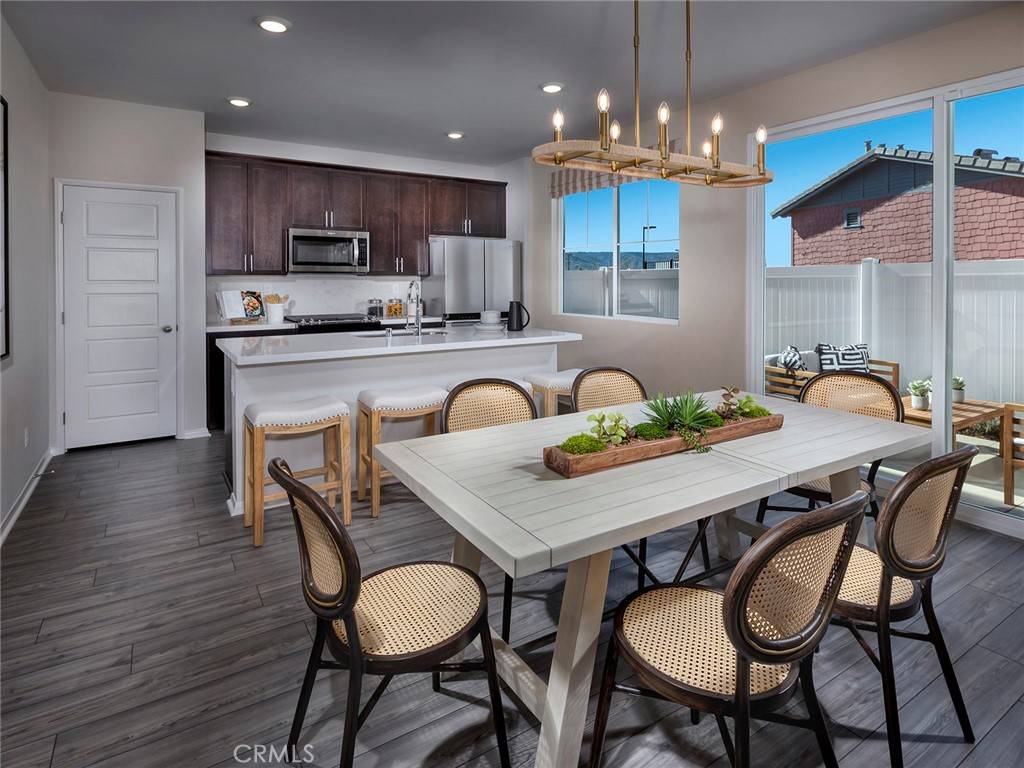 Redlands, CA 92374,2141 Bergamot ST