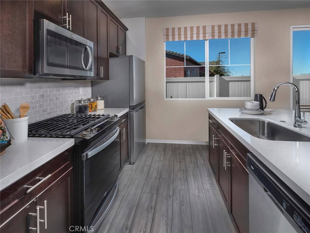 Redlands, CA 92374,2141 Bergamot ST
