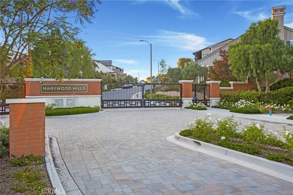 Orange, CA 92867,2526 N La Colina CT