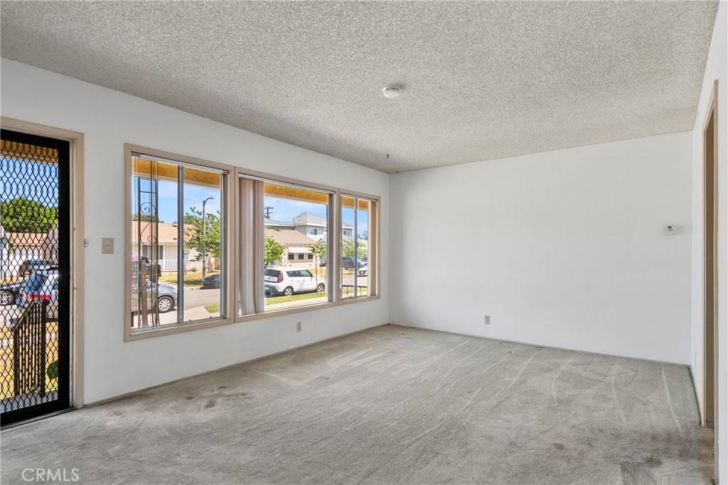 Lakewood, CA 90712,5223 Montair AVE