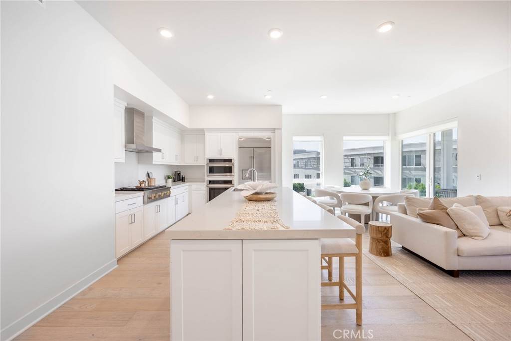 Irvine, CA 92612,3400 Rivington