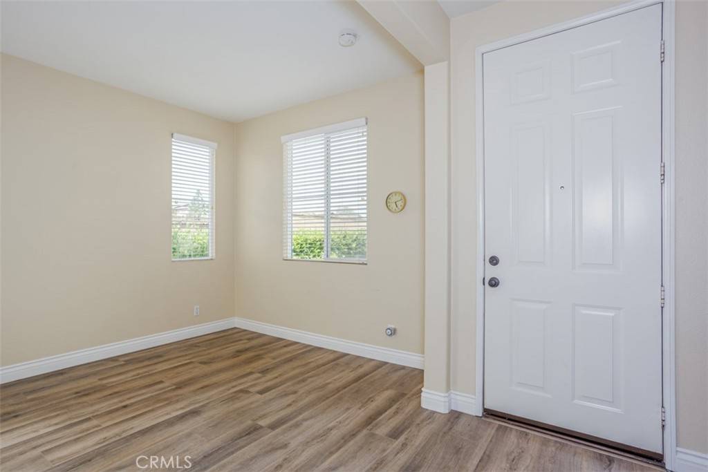 Irvine, CA 92606,77 Saint James