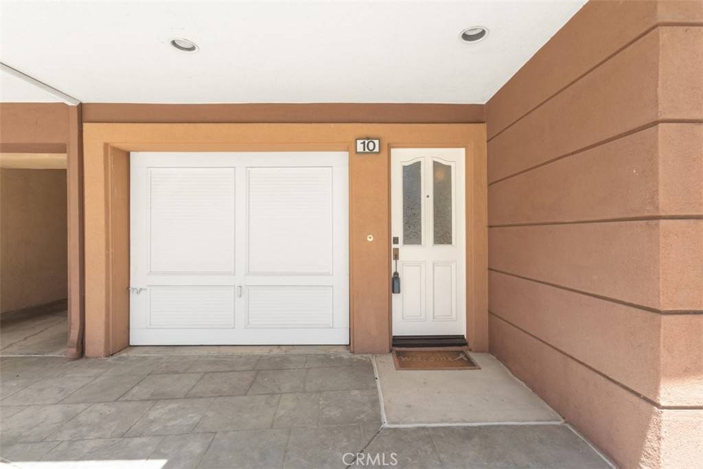 Irvine, CA 92606,10 Palmieri Aisle