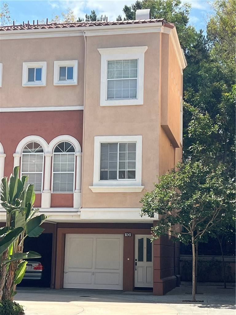 Irvine, CA 92606,10 Palmieri Aisle