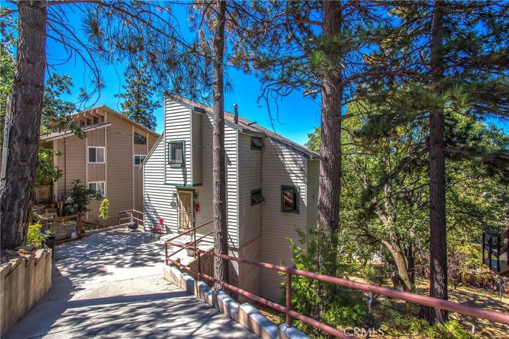 Running Springs, CA 92382,30421 Live Oak DR