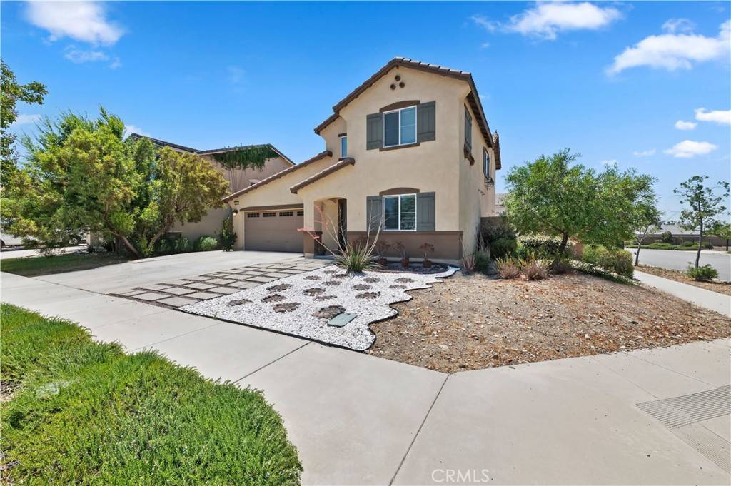 Fontana, CA 92336,16915 Bayou LN