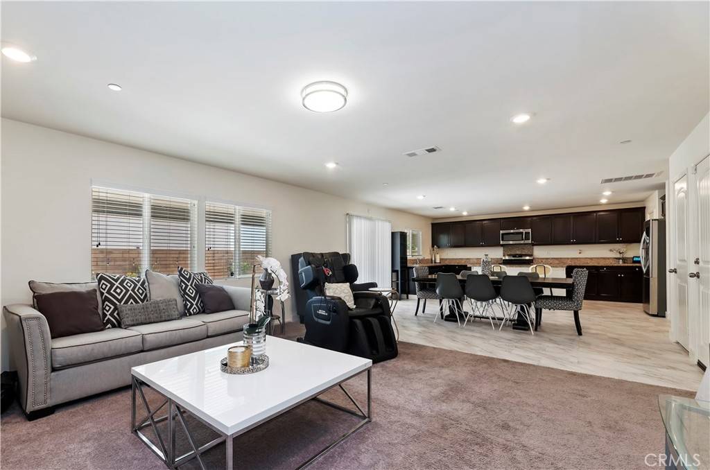 Fontana, CA 92336,16915 Bayou LN