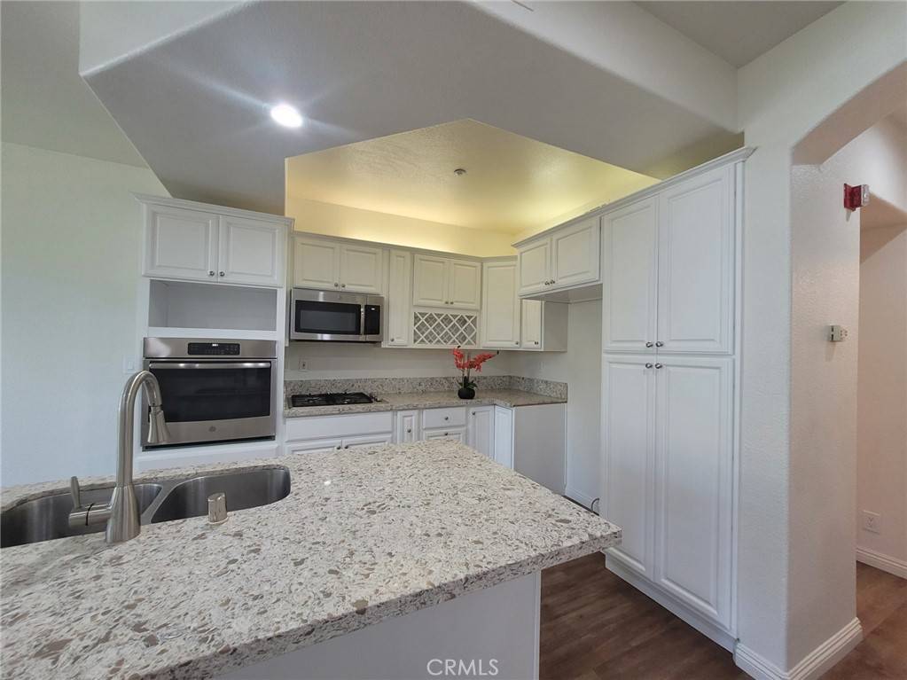 Irvine, CA 92618,803 Maplewood