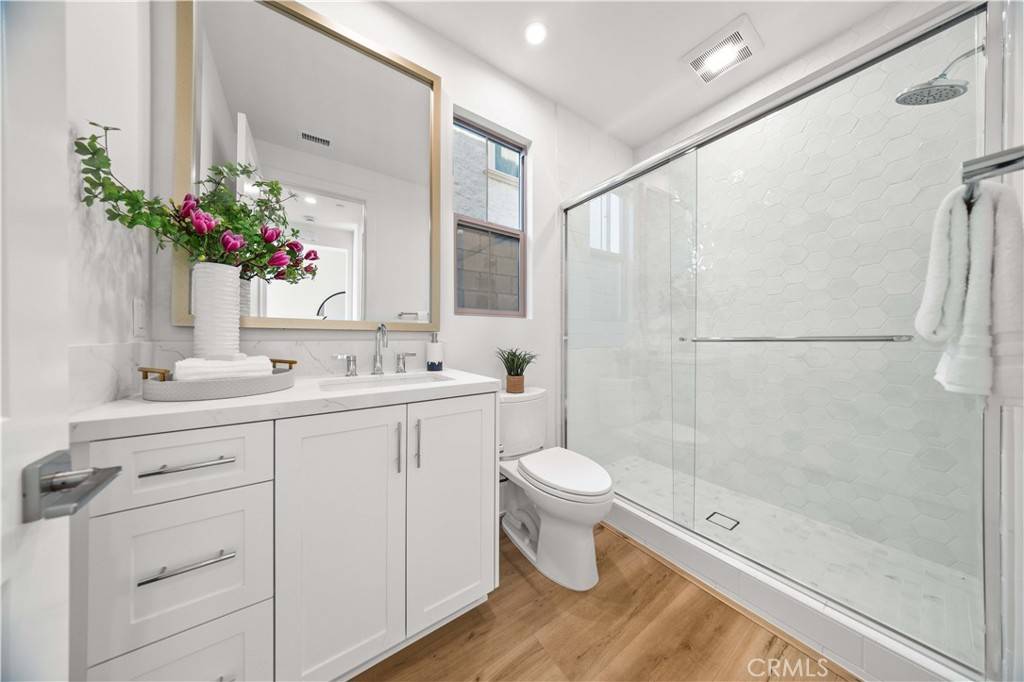 Irvine, CA 92618,307 Brimwood