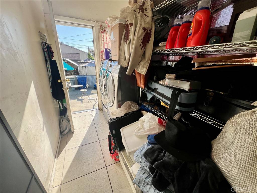 Ontario, CA 91762,729 W Holt BLVD