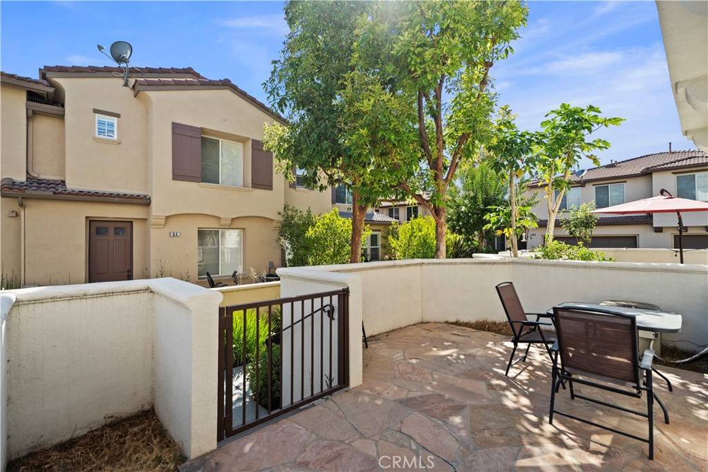 Irvine, CA 92602,18 Moonstone