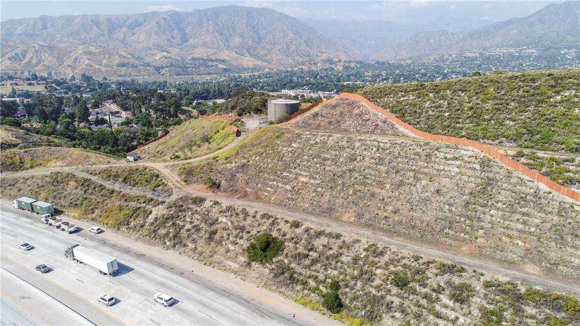 Sunland, CA 91040,10171 N Sherman Grove
