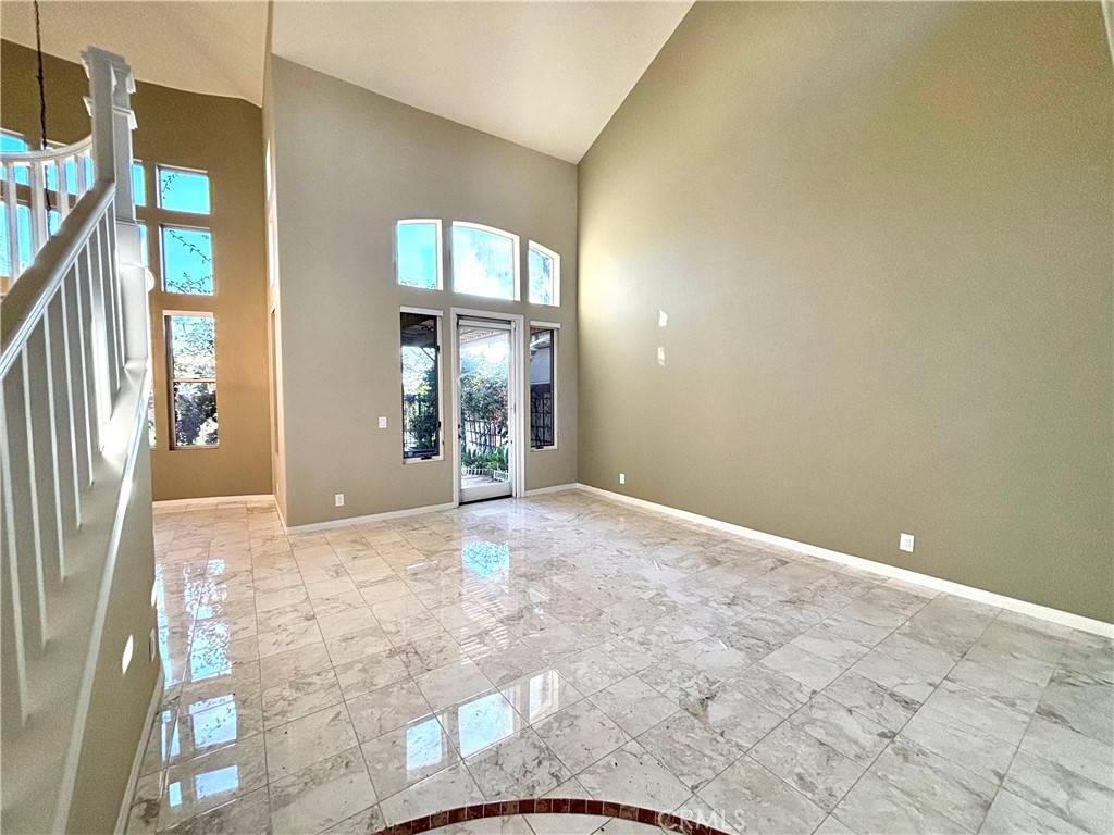 Tustin, CA 92782,2466 Aquasanta