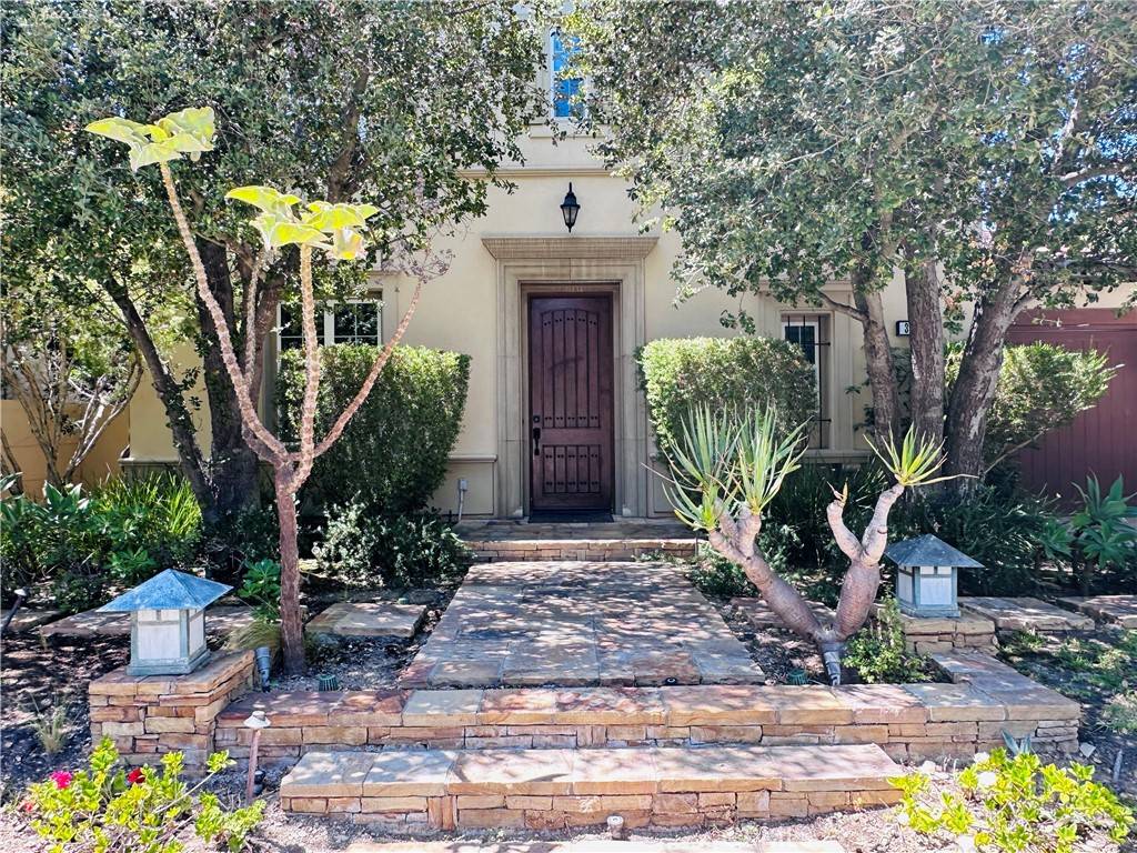 Irvine, CA 92603,35 Hedgerow